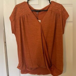 NWT!!  Beautiful rust colored top, size large. Brand: Cable & Gauge.